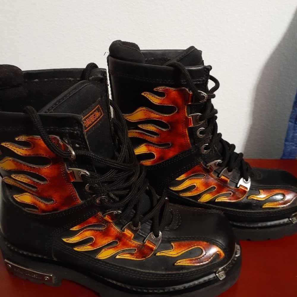 Biker boots